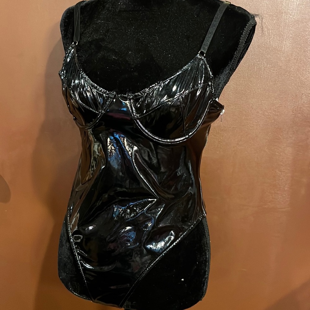 Leather black bodysuit. Size M.